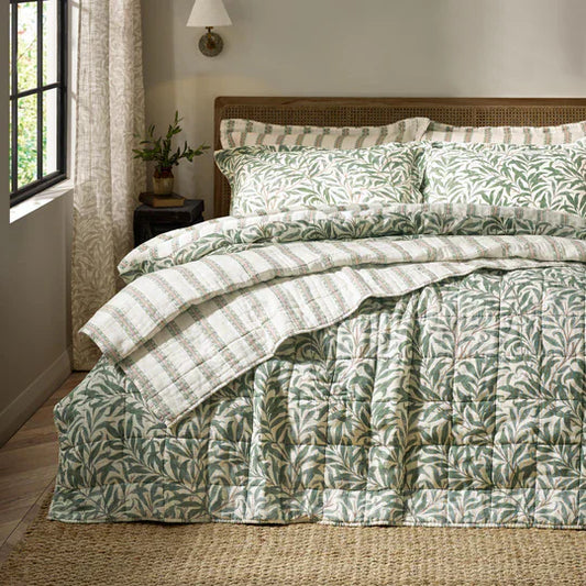 WILLOW BOUGH BEDSPREAD by William Morris at Home