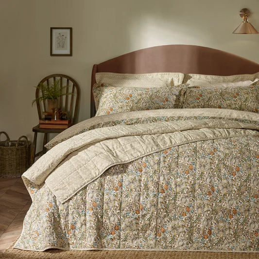 GOLDEN LILY BEDSPREAD by William Morris at Home