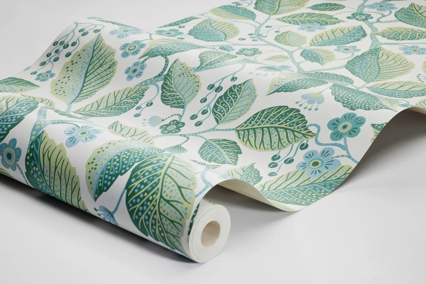 Boråstapeter Boråstapeter Wallpaper Elm Tree Green – by Boråstapeter