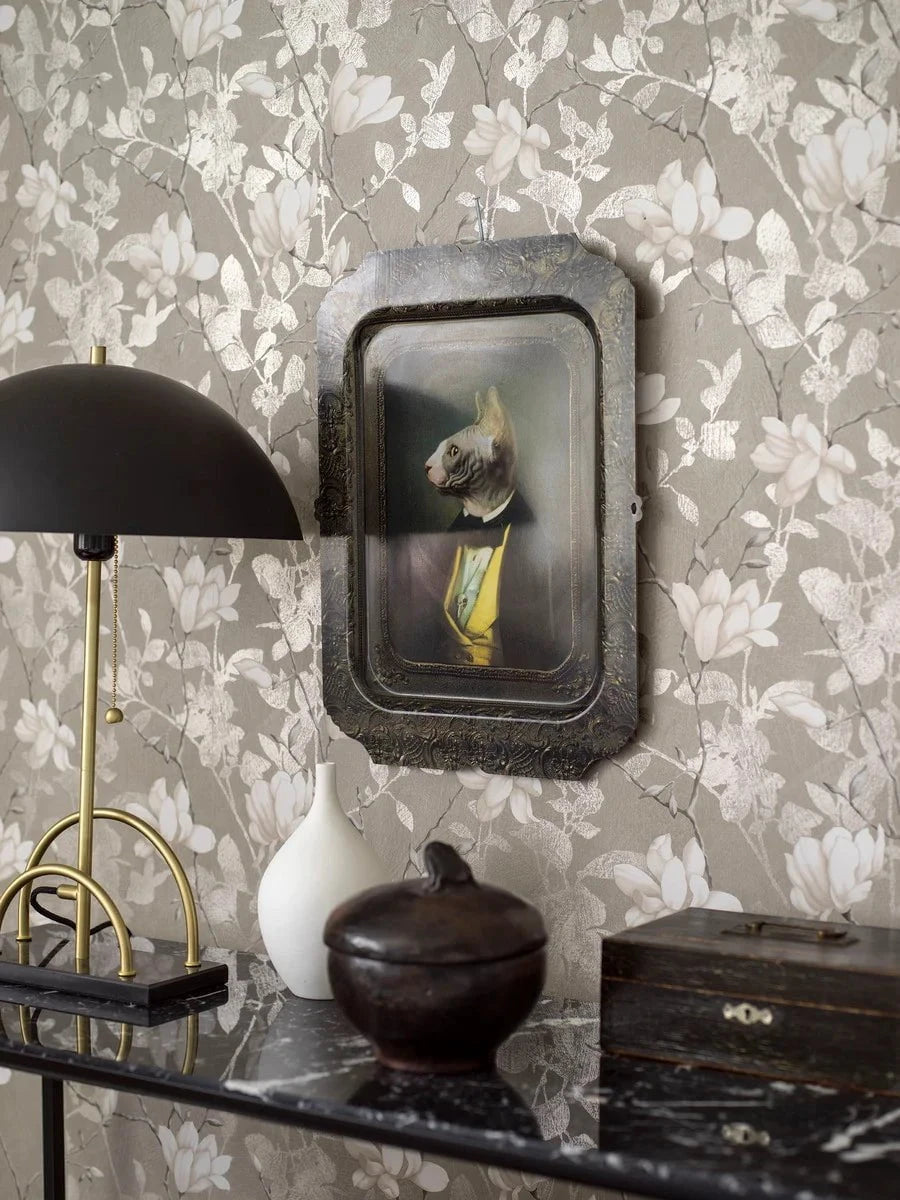 Boråstapeter Boråstapeter Wallpaper Lilly Tree Soft Grey Wallpaper by Boråstapeter (10 metre roll)