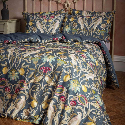 Edinburgh Weavers (Riva Home) Bedspread EW by Edinburgh Weavers – Songbird Traditional Floral Printed Duvet Cover Set (Stone or Navy)