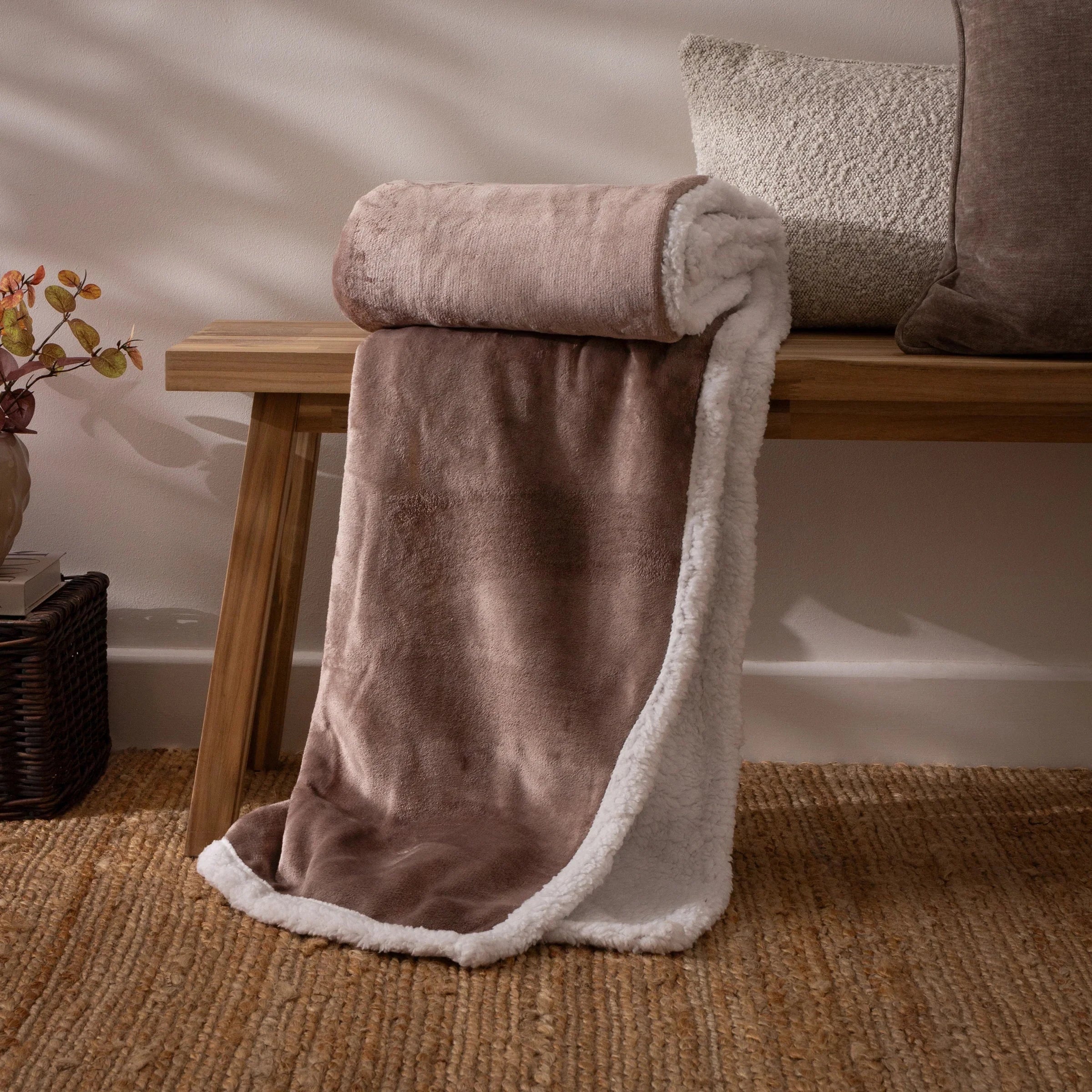 Essentials (Riva Home) Throw LUX SHERPA FLEECE THROW – MOCHA by Essentials (Copy)