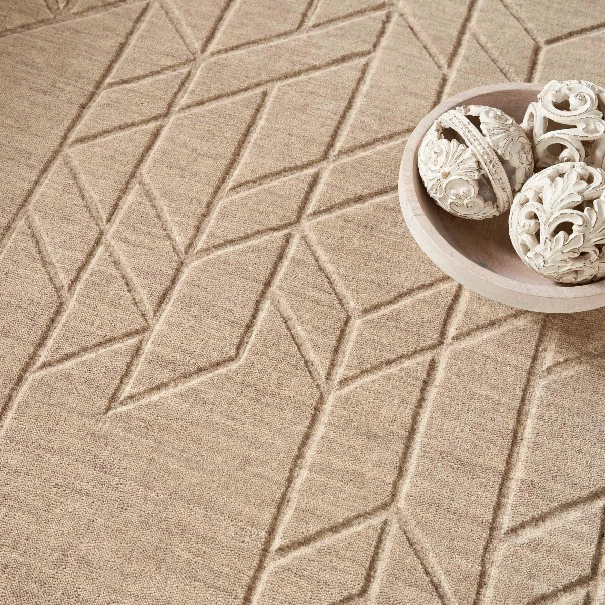 Nourison & Home Designer Rugs 2' x 3' (61cm x 91cm) / Beige ALESSIA AREA RUG by Nourison