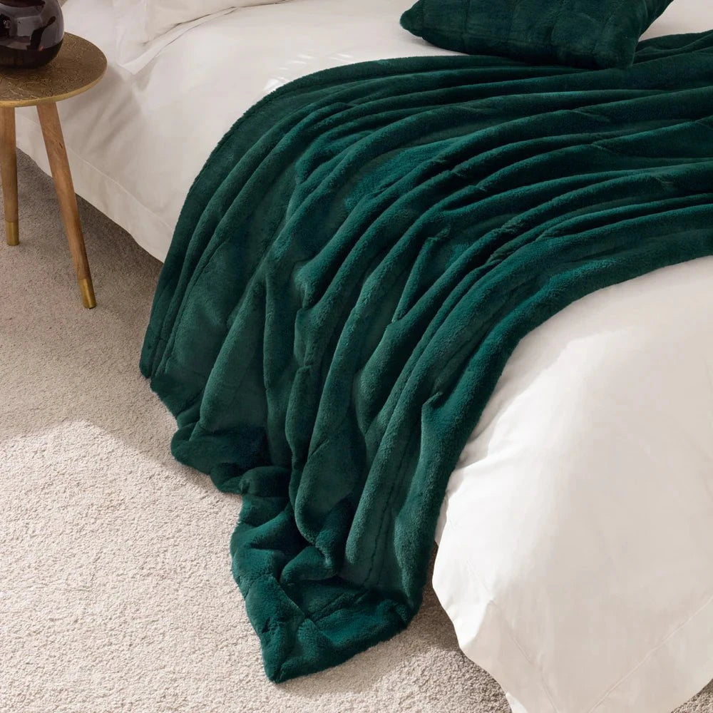 Paoletti (Riva Home) Throw 130cm x 180cm / Emerald Empress Super Soft Faux Fur Throw by Paoletti