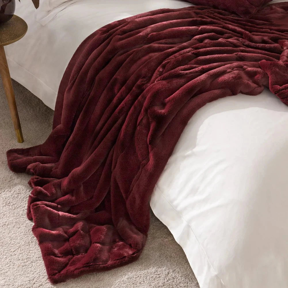 Paoletti (Riva Home) Throw 130cm x 180cm / Ruby Empress Super Soft Faux Fur Throw by Paoletti