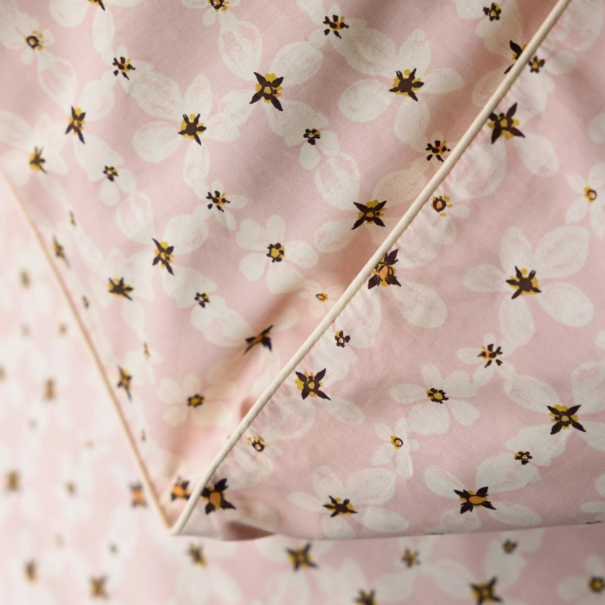 Rockett St George (Riva Home) Duvet Cover set TRANSLUCENT DAISY PIPED DUVET COVER SET PINK by Rockett St George.