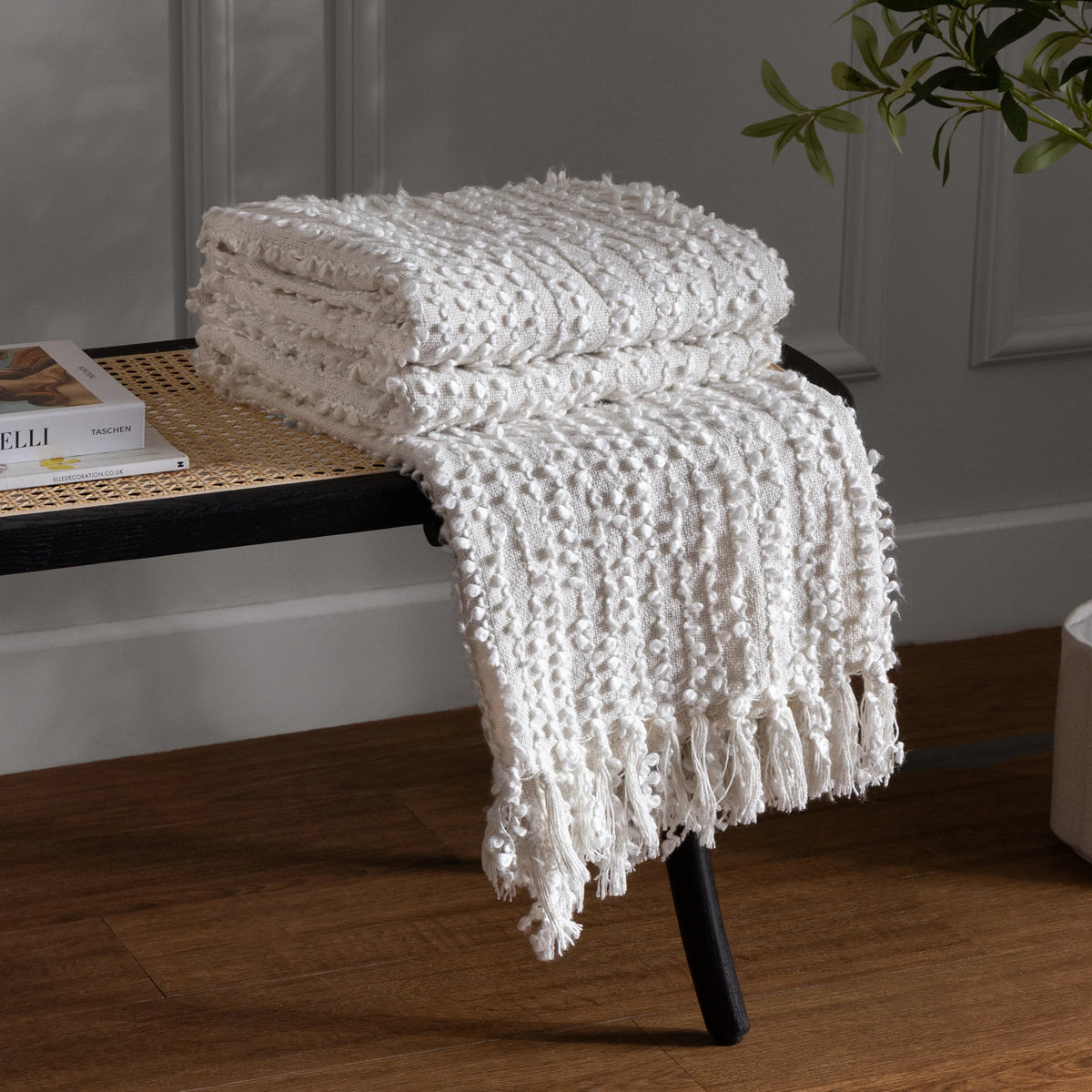 ARVO WOVEN TASSELLED THROW | HÖEM