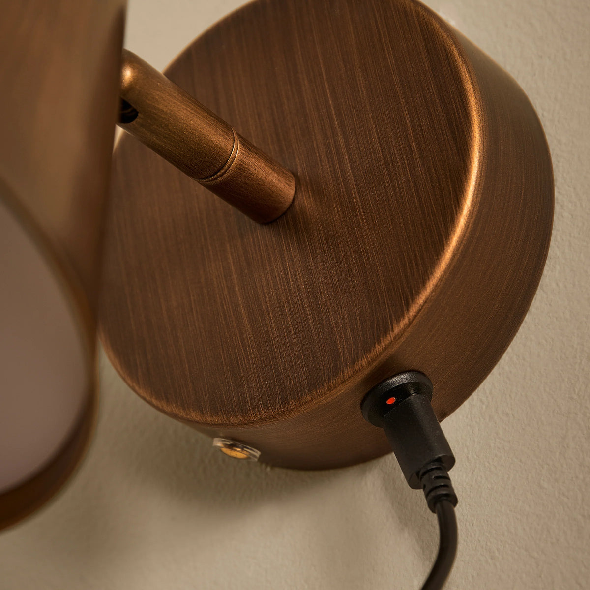 FINN NARROW RECHARGEABLE WALL LIGHT – AGED BRASS | Yard