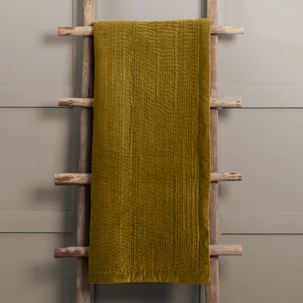 HAZE VELVET QUILTED THROW by ADDITIONS (Voyage Maison)