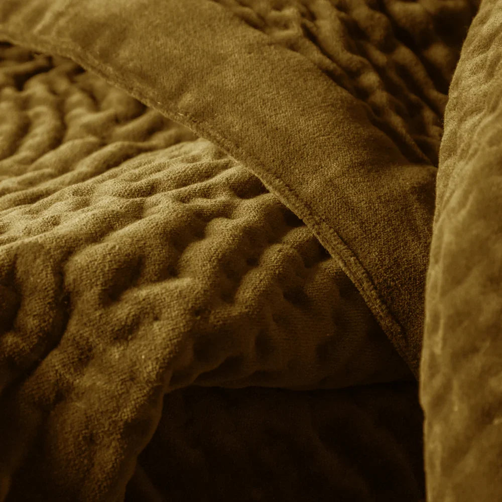 HAZE VELVET QUILTED THROW by ADDITIONS (Voyage Maison)