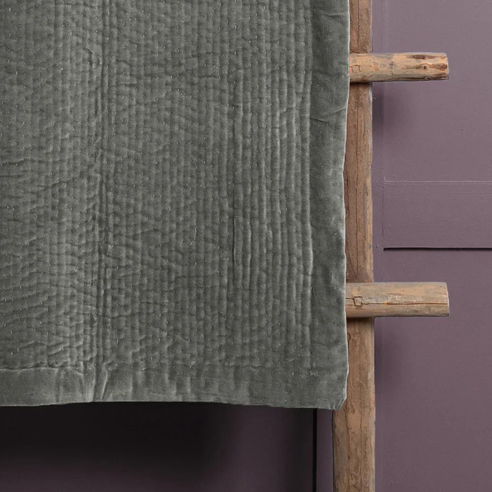 HAZE VELVET QUILTED THROW by ADDITIONS (Voyage Maison)