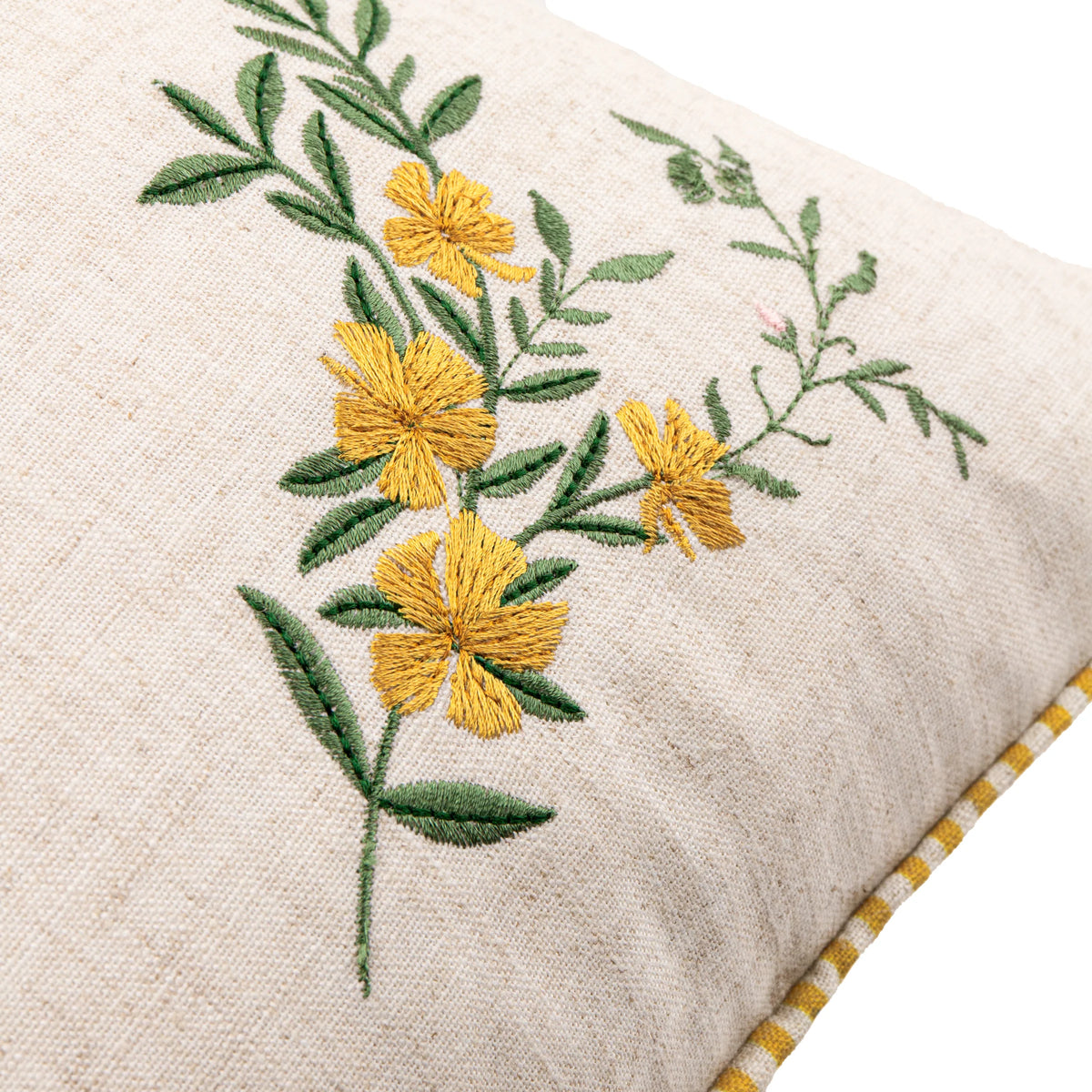 RAMBLE BEE TUFTED CUSHION Natural by Wylder