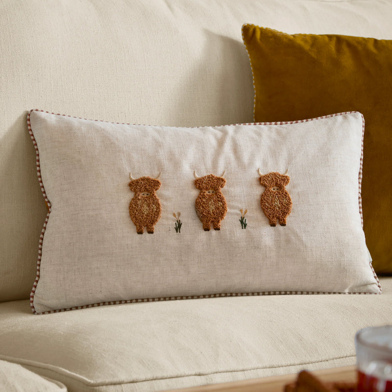 RAMBLE HIGHLAND COW TUFTED CUSHION Ginger by Wylder