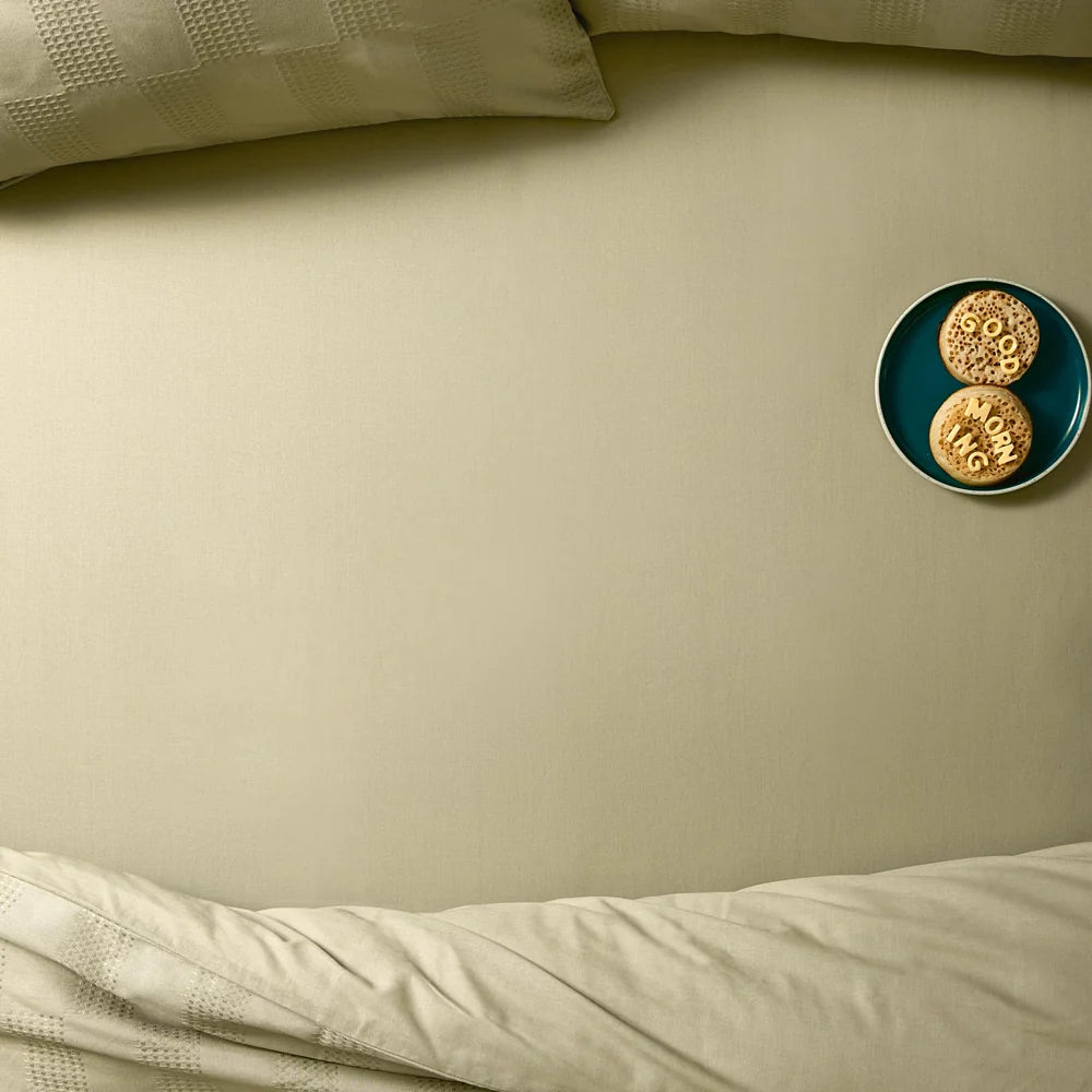 THE PLAIN ONE FITTED SHEET | Furn
