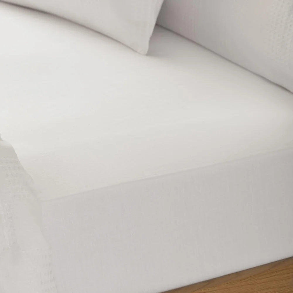 THE PLAIN ONE FITTED SHEET | Furn