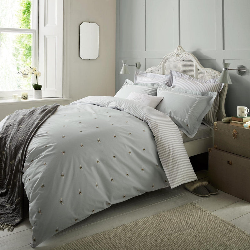 BEE GRANITE THROW by Sophie Allport