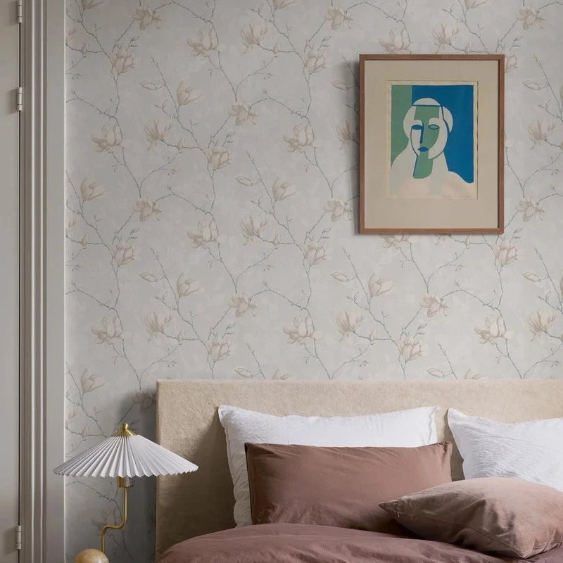 Lilly Tree White Wallpaper by Boråstapeter (10 metre roll)