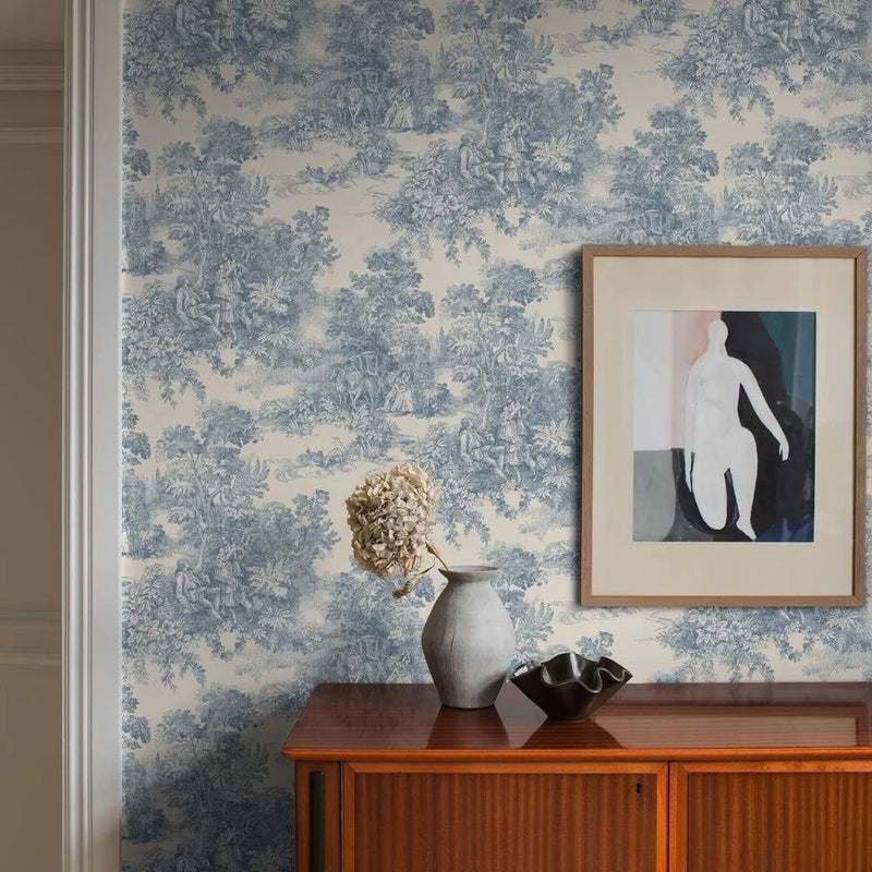 Toile de Jouy Blue – by Boråstapeter