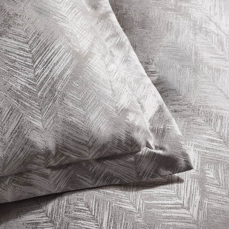 FOLIUS JACQUARD DUVET COVER SET by Clarke & Clarke