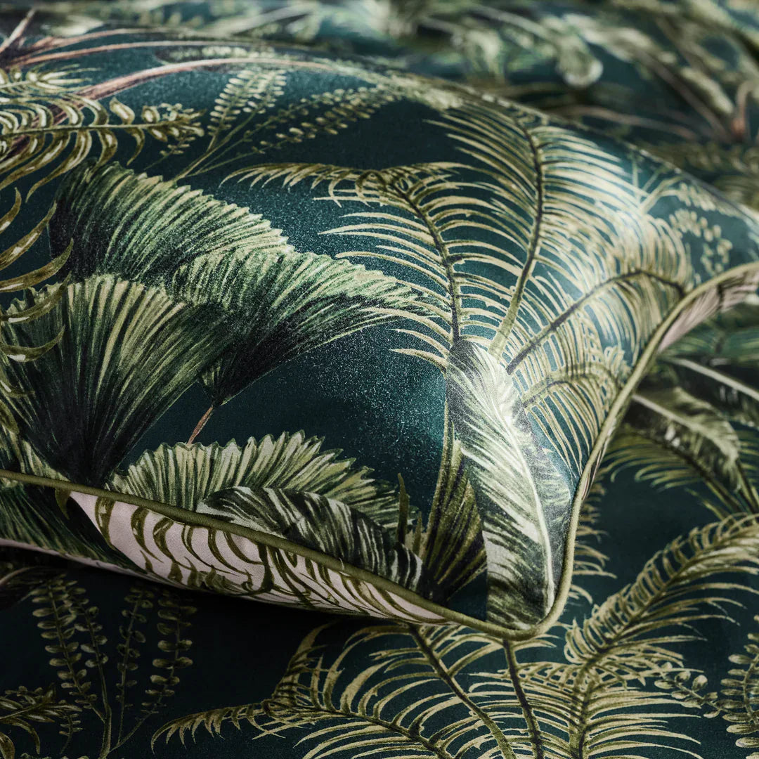 Clarke & Clarke Duvet Cover set MAJORELLE REVERSIBLE 100% COTTON DUVET COVER SET
by Clarke & Clarke