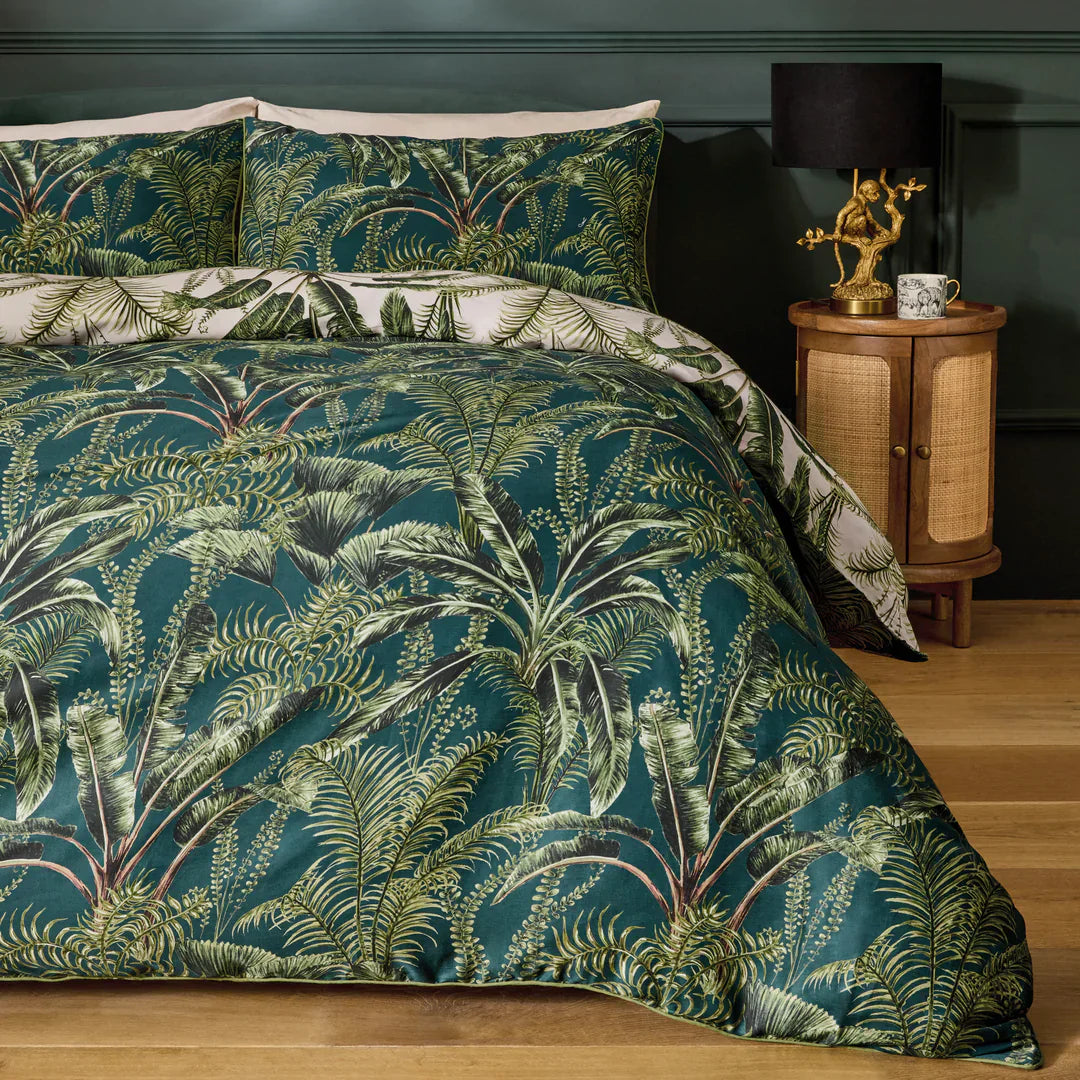Clarke & Clarke Duvet Cover set MAJORELLE REVERSIBLE 100% COTTON DUVET COVER SET
by Clarke & Clarke