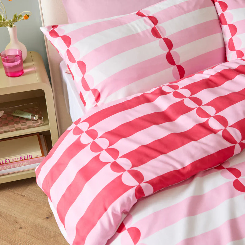 LOTTIE REVERSIBLE SOFT TOUCH DUVET COVER SET by Duvet Day