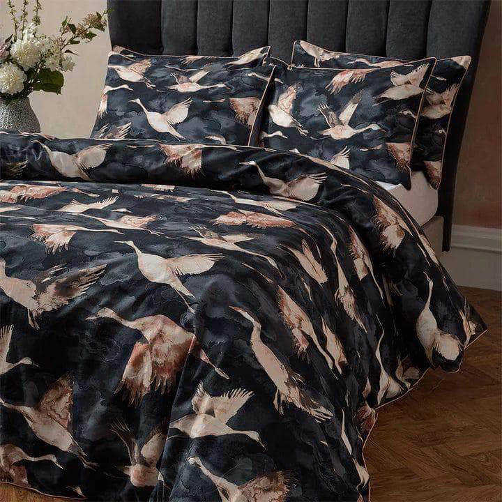 Edinburgh Weavers (Riva Home) Bedspread Ink EW Flyway Exotic Piped Kingsize Duvet Cover Set by Edinburgh Weavers