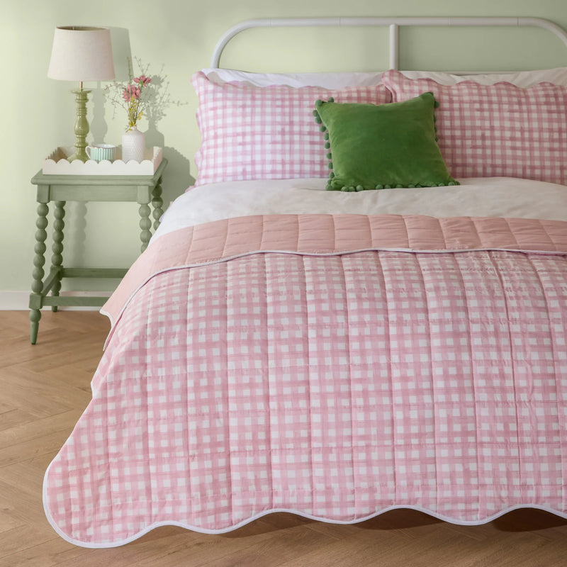 SCALLOP QUILTED BEDSPREAD PINK  by furn