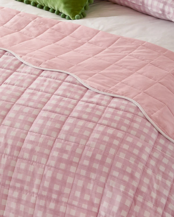 SCALLOP QUILTED BEDSPREAD PINK  by furn