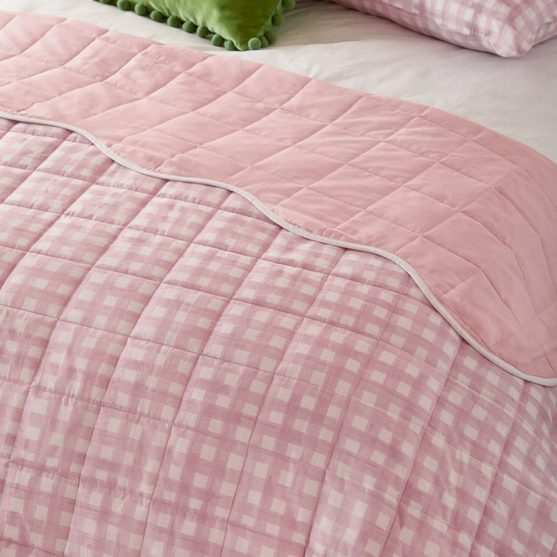 SCALLOP QUILTED BEDSPREAD PINK  by furn