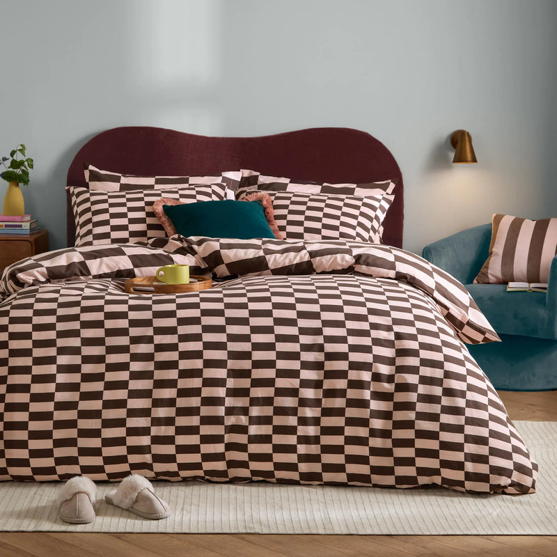THE ULTIMATE CHECKERBOARD REVERSIBLE DUVET COVER SET by furn