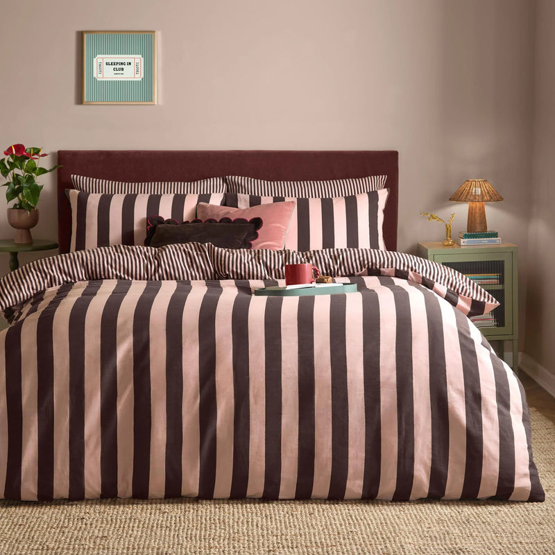 THE ULTIMATE STRIPE REVERSIBLE DUVET COVER SET by furn