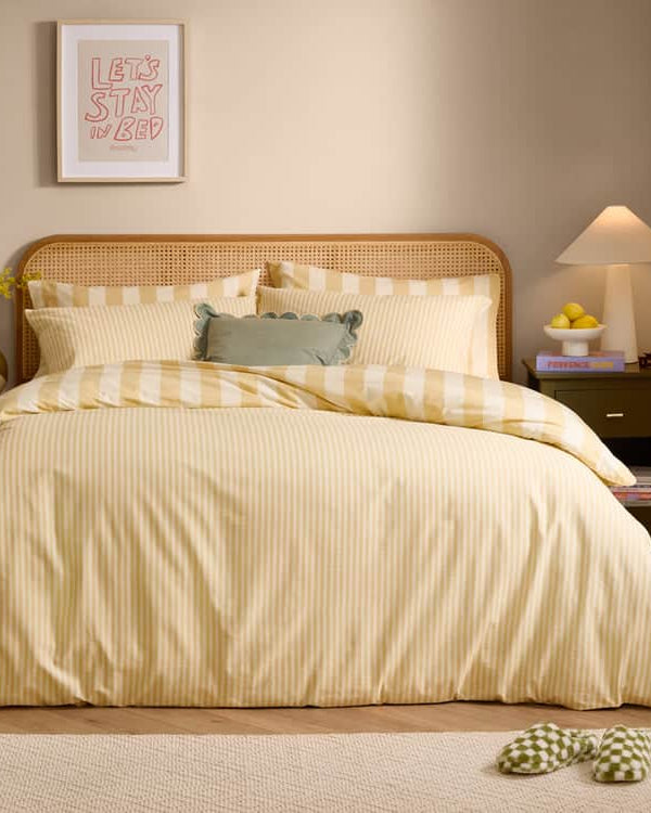 THE ULTIMATE STRIPE REVERSIBLE DUVET COVER SET by furn