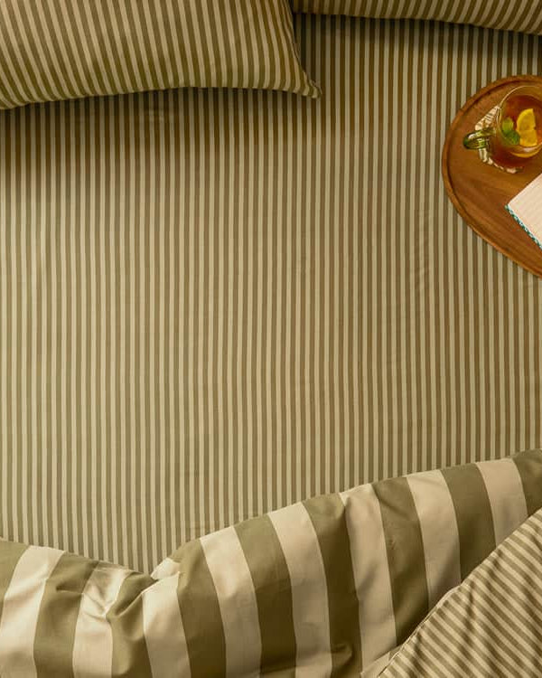 THE ULTIMATE STRIPE FITTED BED SHEET
by furn