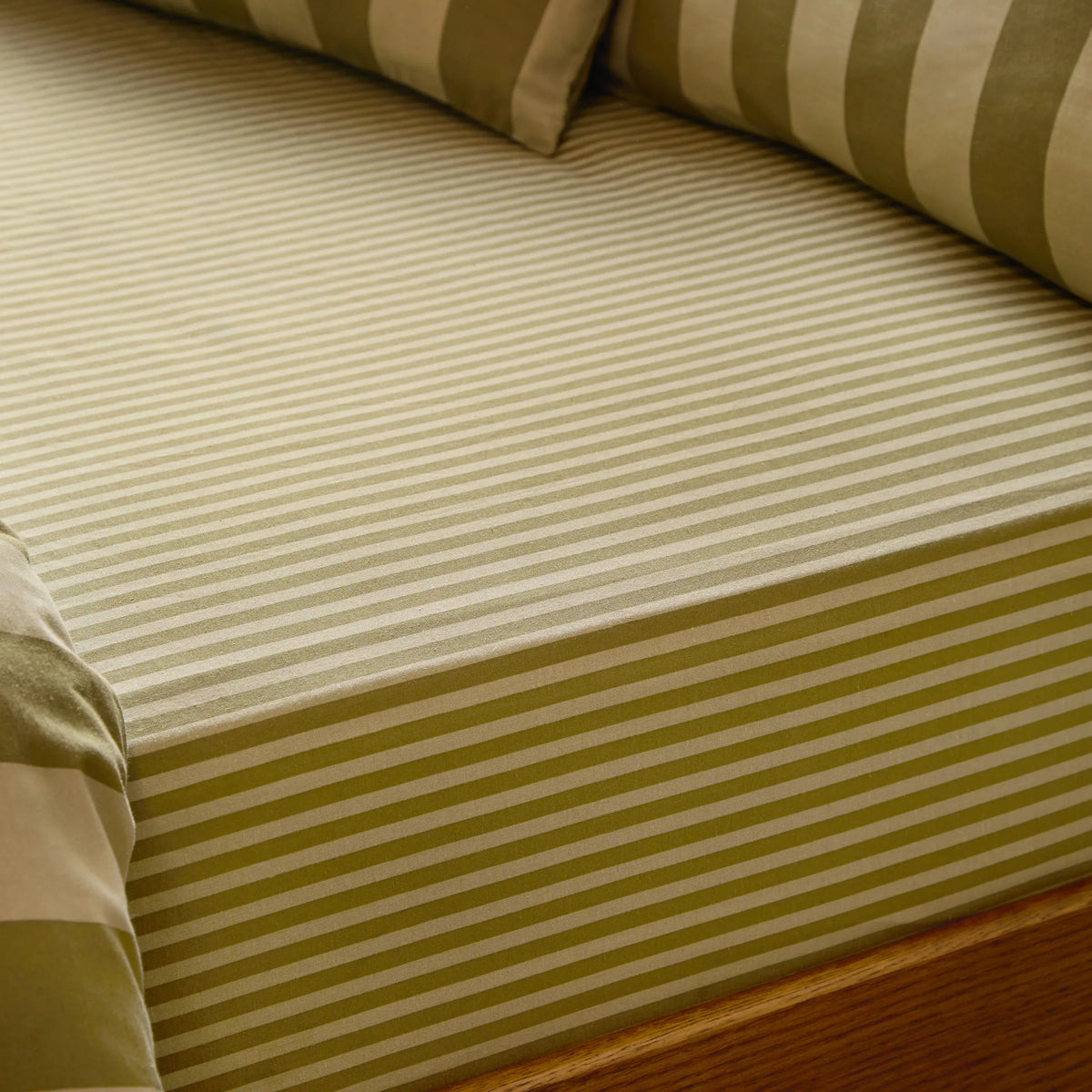 Furn (Riva Home) Fitted Sheet THE ULTIMATE CLASSIC STRIPE FITTED BED SHEETby furn