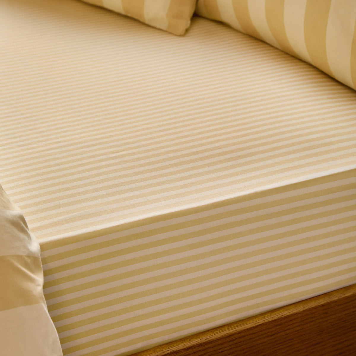 Furn (Riva Home) Fitted Sheet THE ULTIMATE CLASSIC STRIPE FITTED BED SHEETby furn