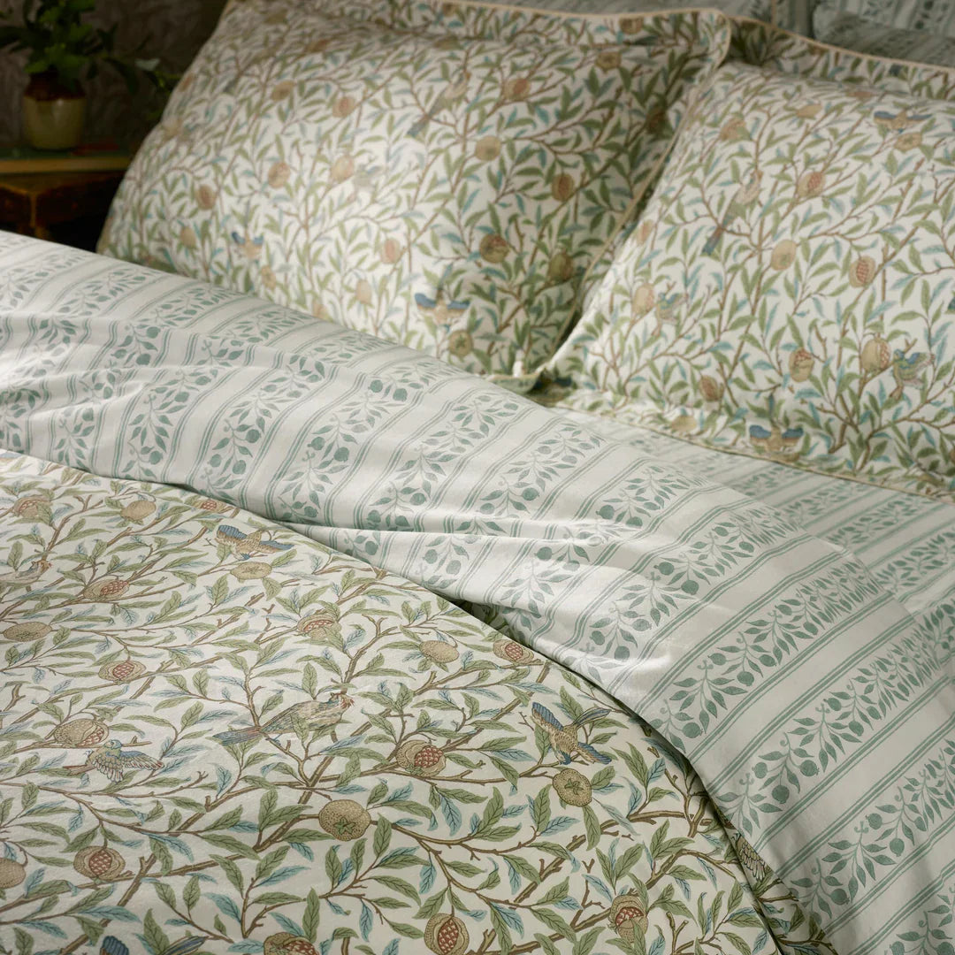 Morris & Co (Riva Home) Duvet Cover set BIRD AND POMEGREGATE DUVET COVER SET by William Morris at Home.