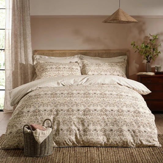 Morris & Co (Riva Home) Duvet Cover set Double Duvet set / Natural STRAWBERRY THIEF DUVET COVER SET by William Morris at Home