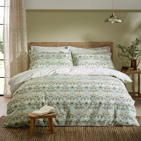 STRAWBERRY THIEF DUVET COVER SET by William Morris at Home