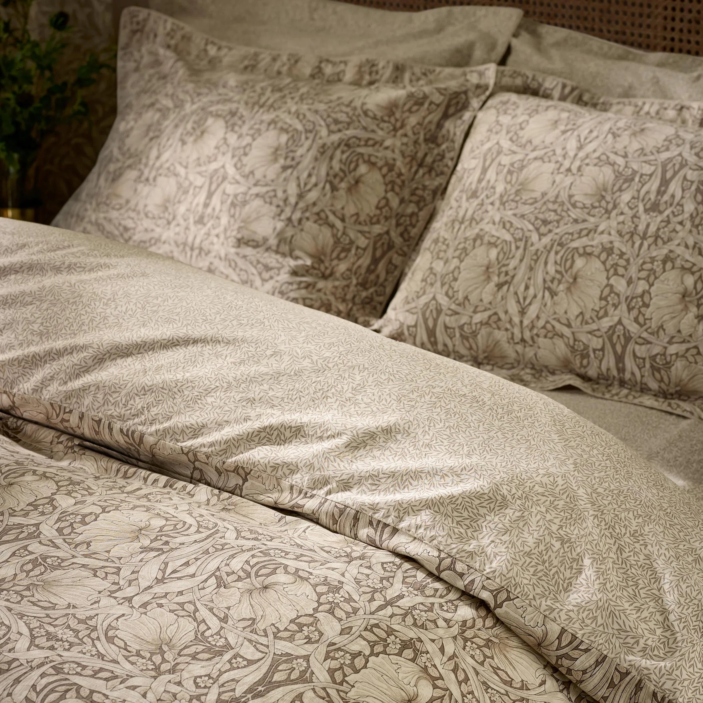 Morris & Co (Riva Home) Duvet Cover set PIMPERNEL 100% COTTON DUVET COVER SET Natural & Chocolate by Morris & Co