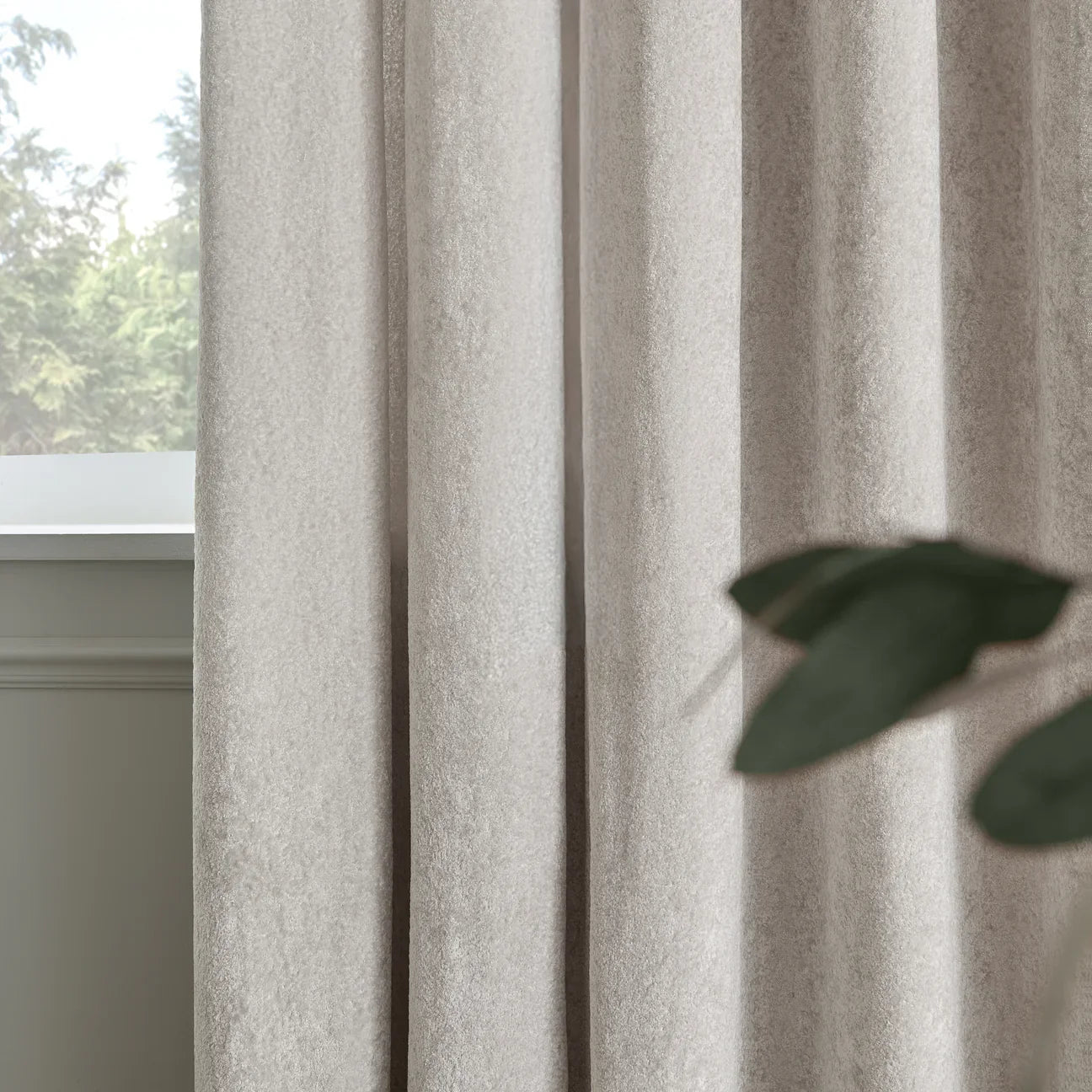 Paoletti (Riva Home) Curtains LUSTRE VELVET FULLY LINED EYELET CURTAINS SILVER
by Paoletti