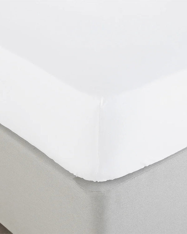 Luxurious Bamboo 200 Thread Count Fitted Bed Sheet & Oxford Pillowcases in white
