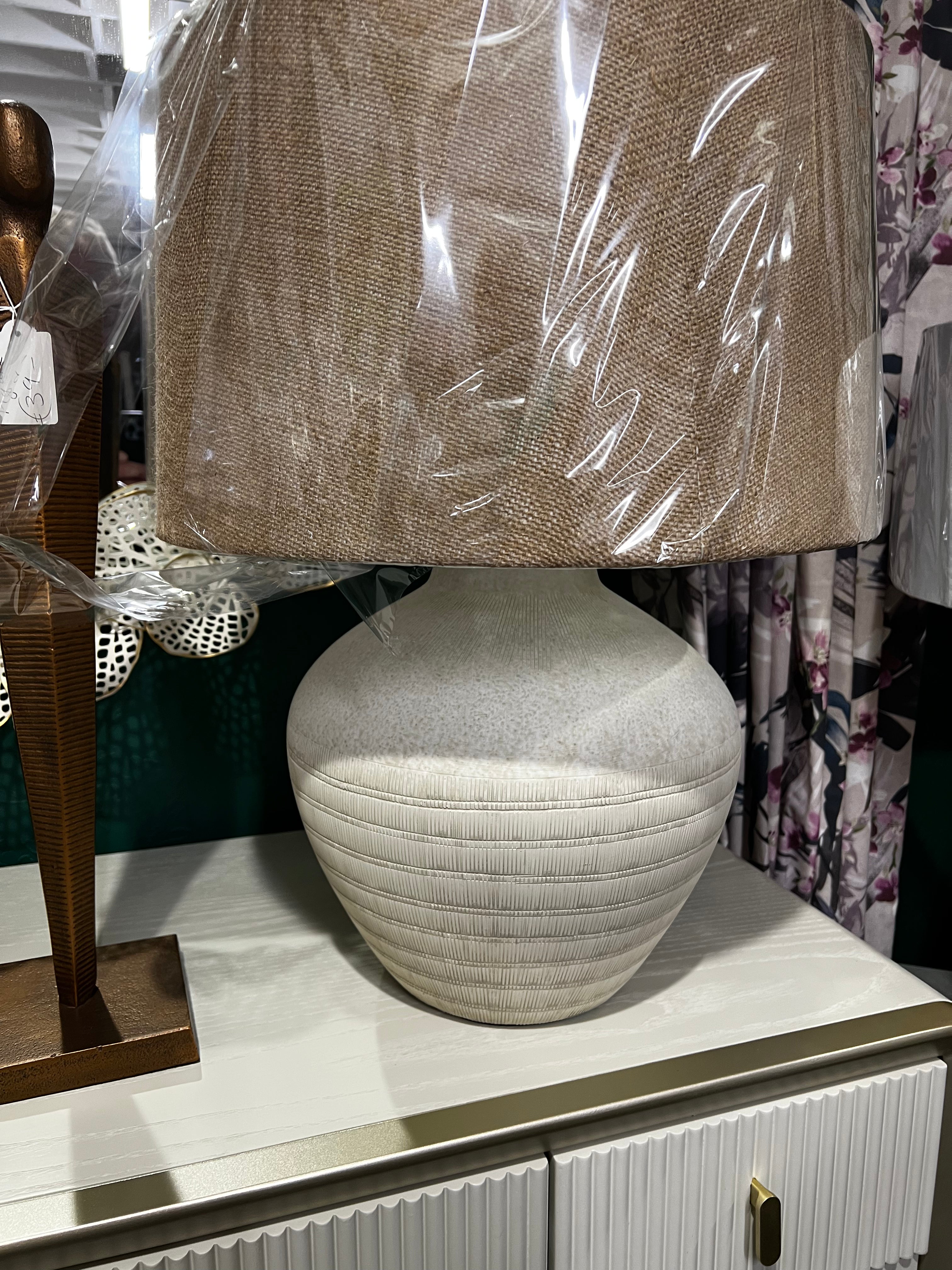 simply HAZEL Lamp CERAMIC WHITE WASH TABLE LAMP
by simply Hazel