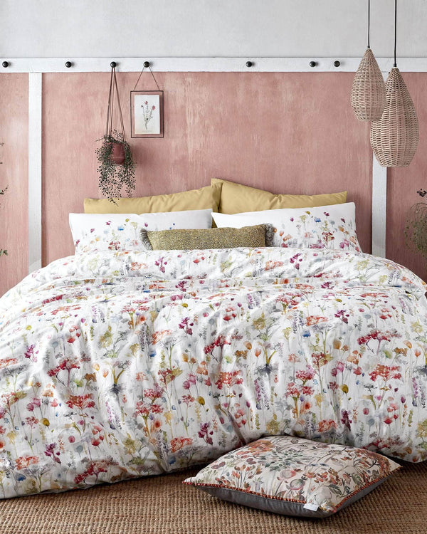 Voyage Maison Ilinizas Floral Multi Double Bedding set
