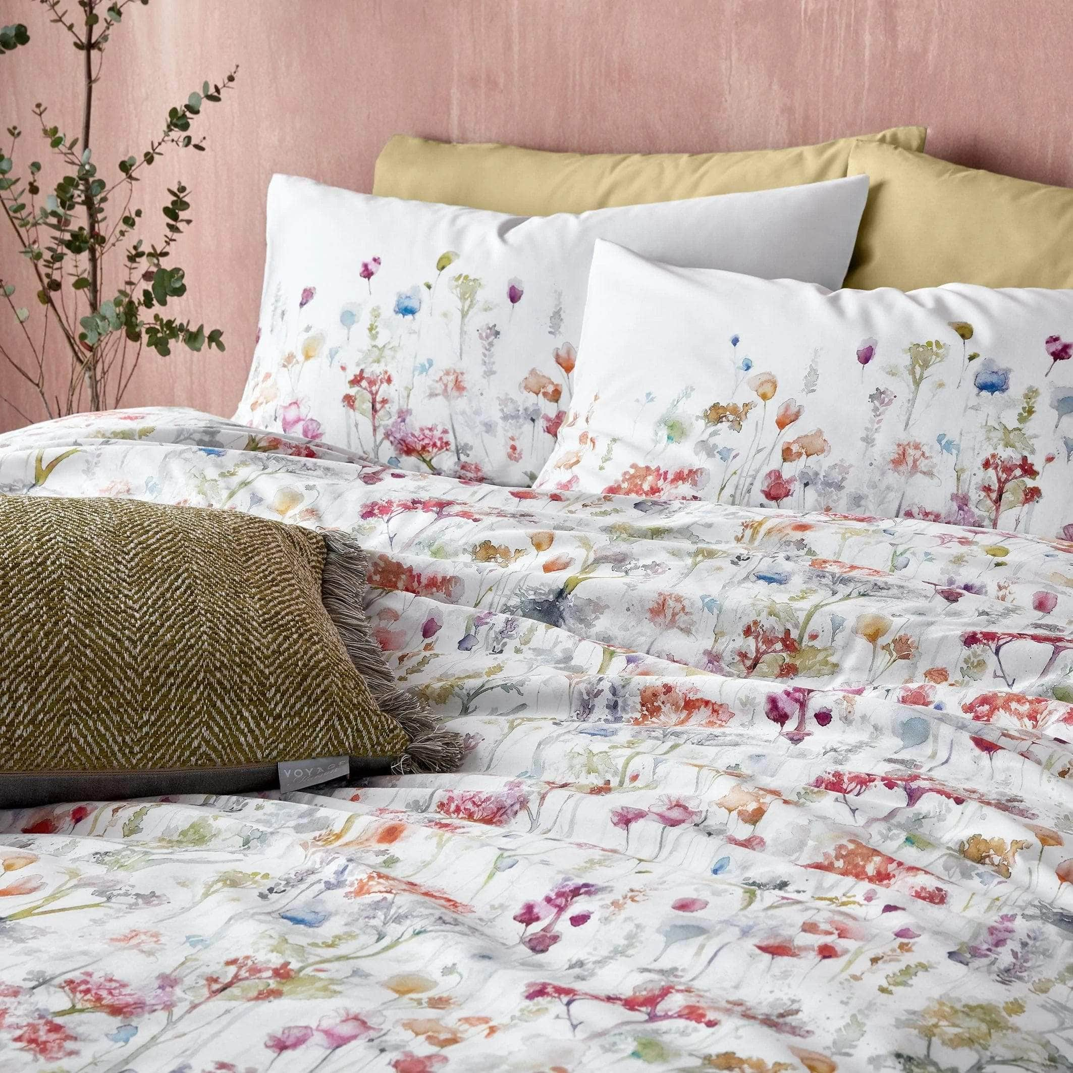 Voyage Maison (Riva Home) Voyage Maison Bedspread Double Duvet set Ilinizas Floral Multi Double Bedding set by Voyage Maison