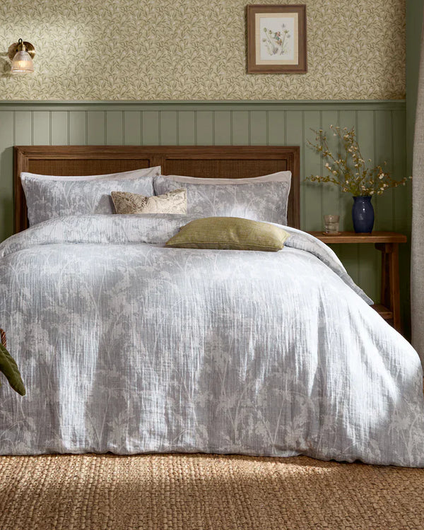 BRAEFLOWER REVERSIBLE 100% COTTON MUSLIN DUVET COVER SET CHAMBRAY  by Voyage Maison