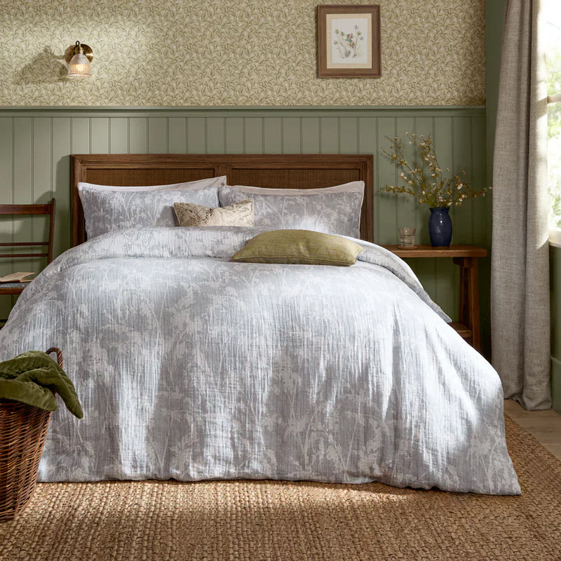 BRAEFLOWER REVERSIBLE 100% COTTON MUSLIN DUVET COVER SET CHAMBRAY  by Voyage Maison