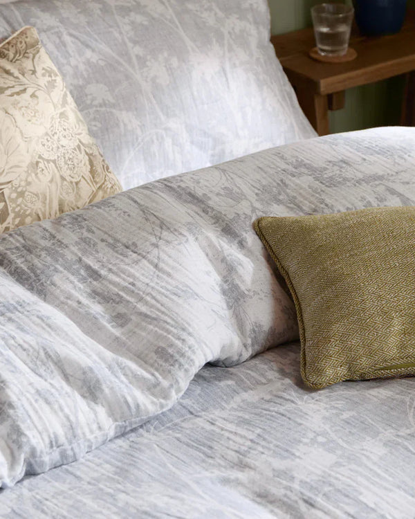 BRAEFLOWER REVERSIBLE 100% COTTON MUSLIN DUVET COVER SET CHAMBRAY  by Voyage Maison
