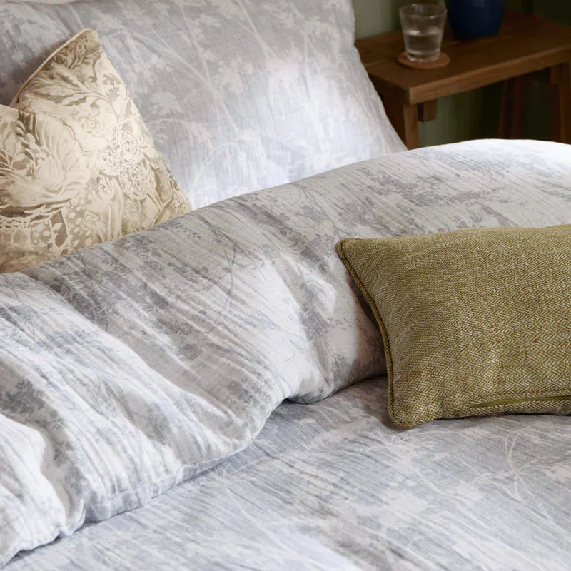 BRAEFLOWER REVERSIBLE 100% COTTON MUSLIN DUVET COVER SET CHAMBRAY  by Voyage Maison