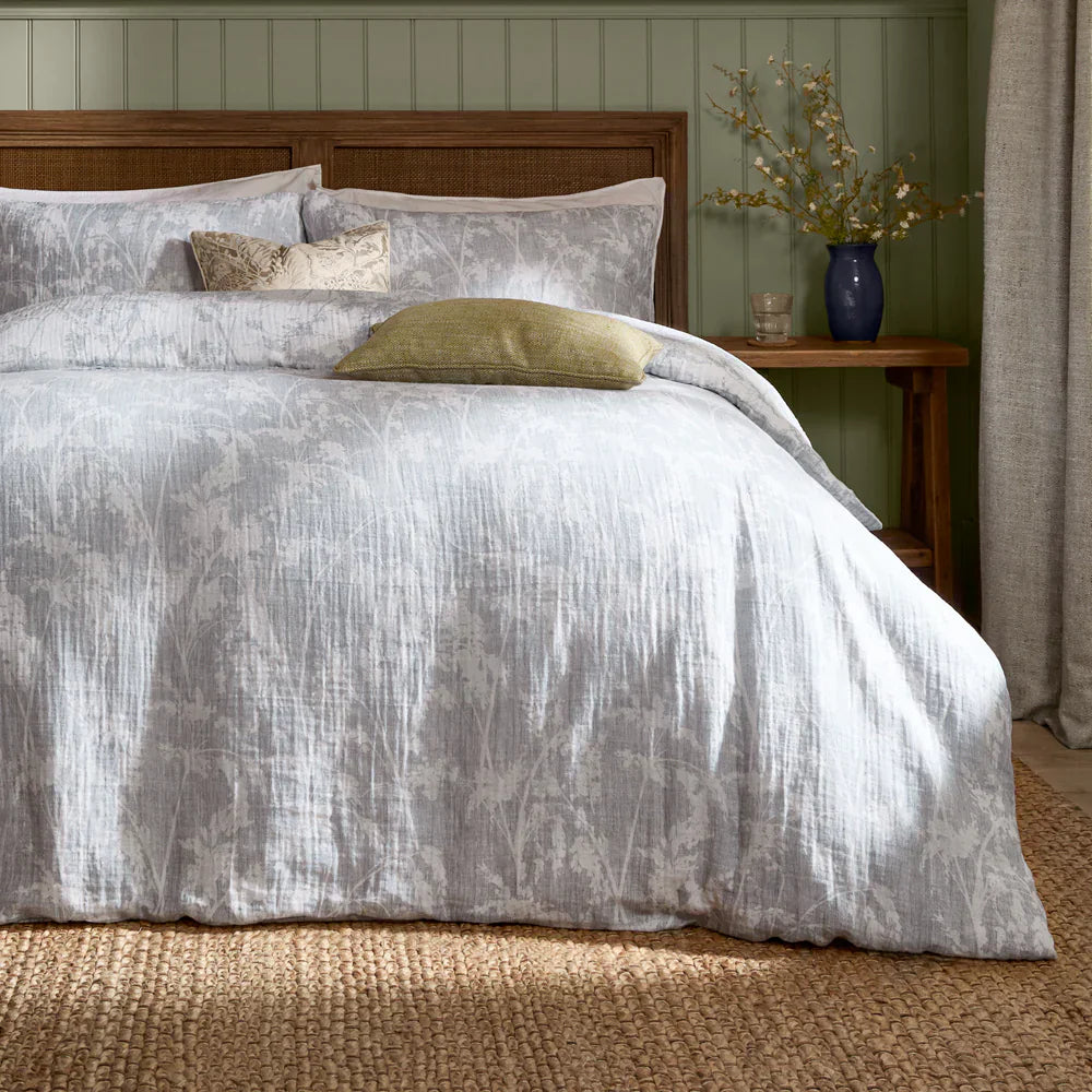 Voyage Maison (Riva Home) Voyage Maison Duvet Cover set Braeflower Reversible 100% Cotton Muslin Duvet Cover Set Chambray by Voyage Maison